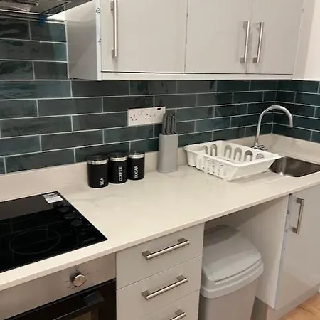 004- Brand New 1 Bedroom F1 Apartmán *