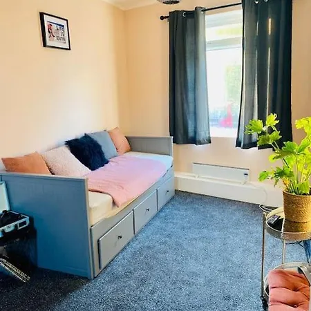Apartamento 2 Bedroom Flat On Tottenham High Rd. Londres