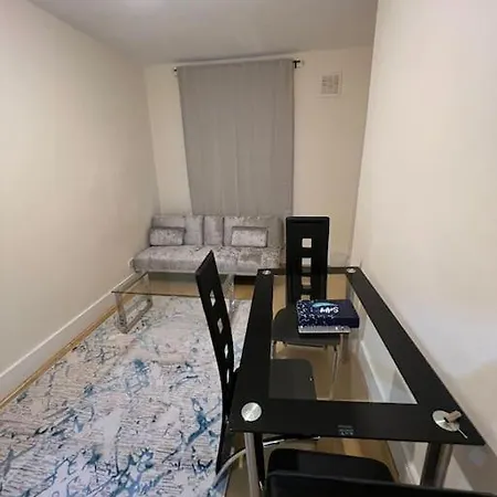 003- Lovely 1-bedroom Very Close To Londra