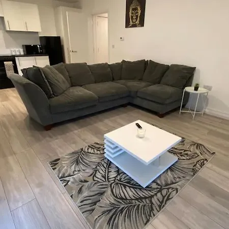 East London - 2 Bed With Parking Barking (Greater London)