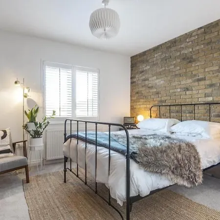 No.1 Universal House - Double Bedroom Apartmán Bromley