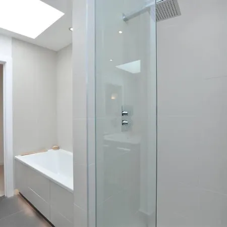 Luxury 4 Bed * London