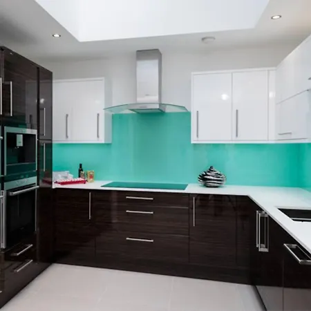 Luxury 4 Bed Apartment