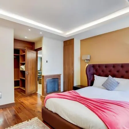 Zthe Caroline Apartment
