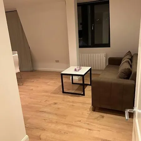011- One Bedroom In F3 *