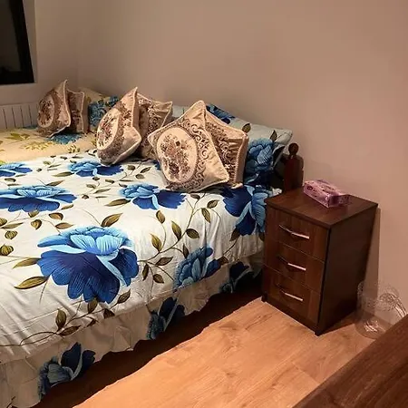 011- One Bedroom In F3 Ealing