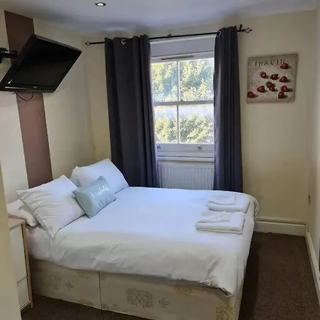 Apartment Lovely Bedroom London