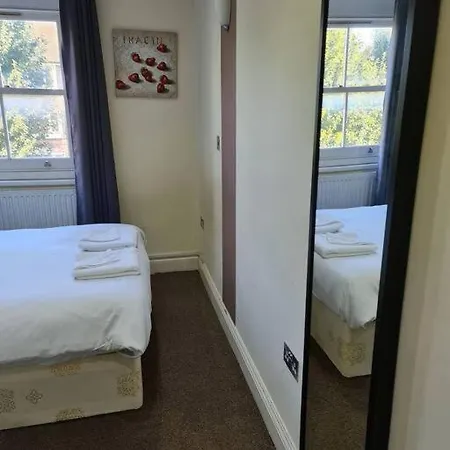 Lovely Bedroom Apartment London