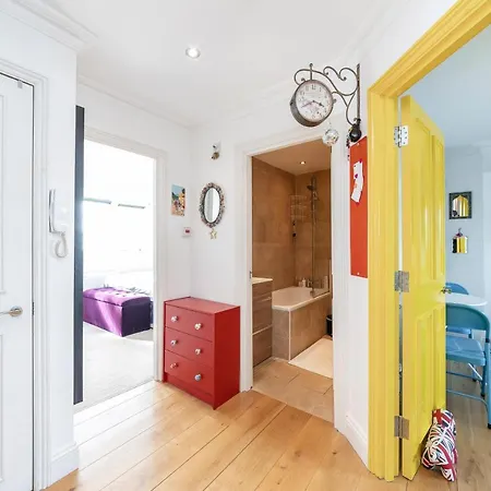 Notting Hill Bohemian Apartment London