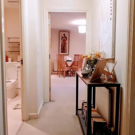 דירה Spacious And Secure With A Double Bed Edgware