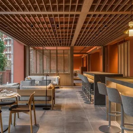 Royal Garden 5* London