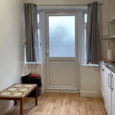 Apartment Luxury Near Wembley Stadium, Wembley Arena, Designer Outlet