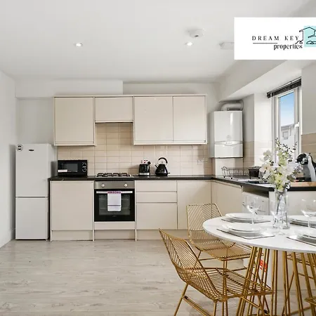 Two Bedroom By Dream Key Short Lets & Long Lets Uxbridge- 6 Apartamento Uxbridge
