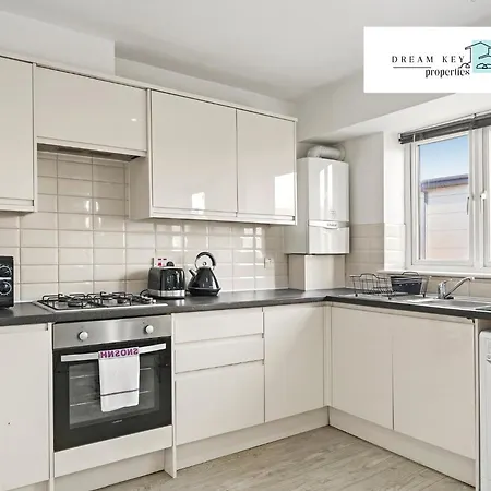 Two Bedroom By Dream Key Short Lets & Long Lets Uxbridge- 6 * Uxbridge