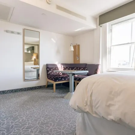 The Grand At Trafalgar Square Hotel