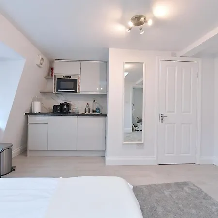 Stylish By Luxestays Shepherds Bush * 伦敦
