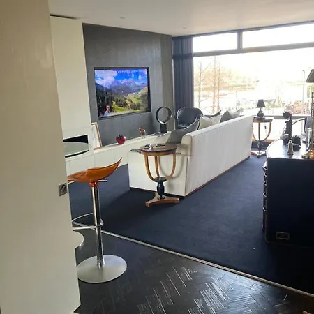 Luxury Designer River View Of Parliament Westminster Big Ben. Apartment