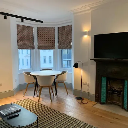 Regents Park Apartment