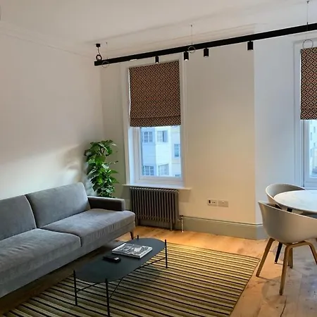 Apartment Regents Park London