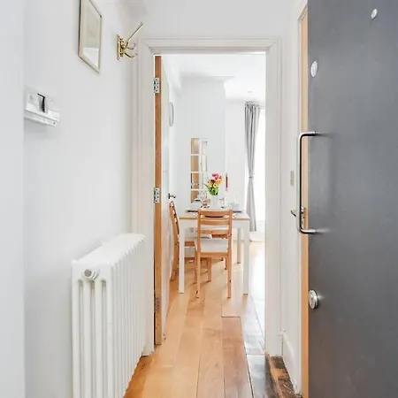The Hyde Park Corner Apartment