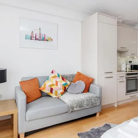 The Hyde Park Corner Apartment