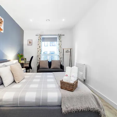 Private Double Bd With Optional Balcony, 15 Mins To Cc *