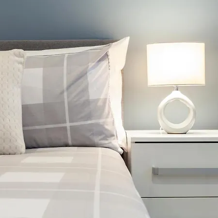 Private Double Bd With Optional Balcony, 15 Mins To Cc منزل للإقامة *