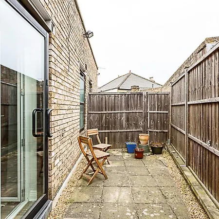 Gorgeous Roehampton Flat London