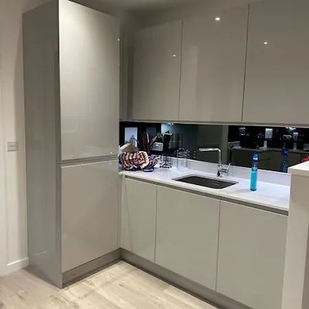 Amazing 3bedroom Flat *