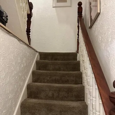 Amazing 4 Bedrooms Family With Free Parking