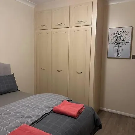 Amazing 4 Bedrooms Family With Free Parking *