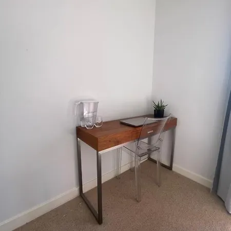 Bright Spacious En-suite W/ Views - 8min From Bridge! Homestay