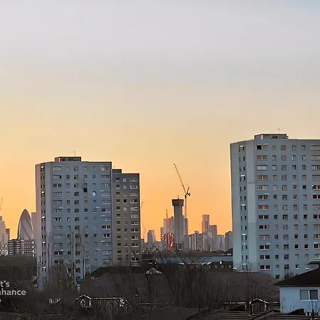 Bright Spacious En-suite W/ Views - 8min From Bridge! *