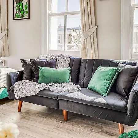 For Explorers - 3 Min Walk To Station Appartement