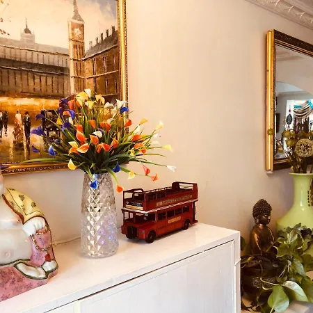Cheerful 4 Bedroom House With Garden Free Parking Ferienhaus London