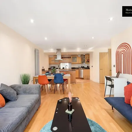 Weekly Or Monthly Stays, London, Canary Wharf - Sleeps 6- 2bedroom, Free Parking, Serviced By Maison Christo *