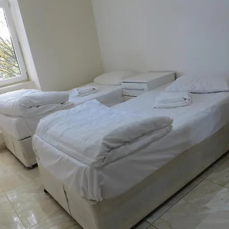 Abercorn House Hostel *