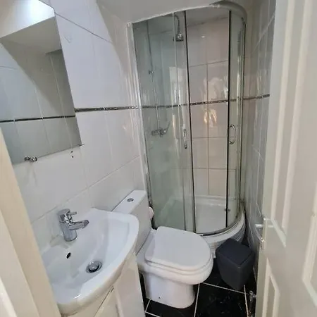 Apartment Elegant 2 Bed, 2 Bath