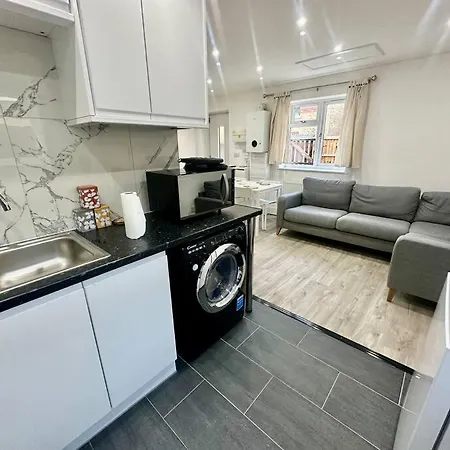 2 Bedroom House,brownhillrd Se6 Londyn