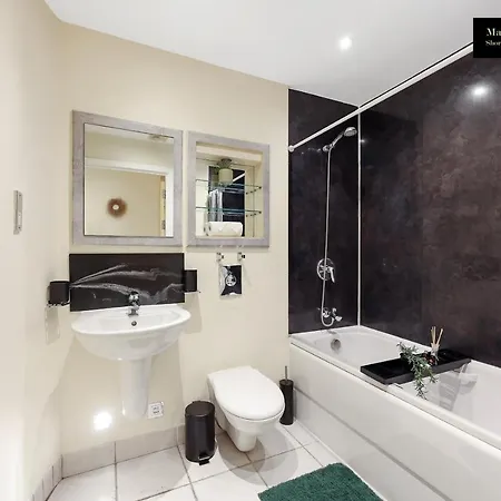 Weekly Or Monthly Stays, London, Canary Wharf - Sleeps 6- 2bedroom, Free Parking, Serviced By Maison Christo * Londra