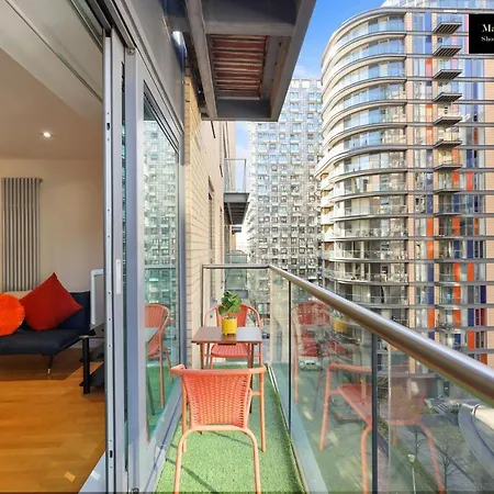 Weekly Or Monthly Stays, London, Canary Wharf - Sleeps 6- 2bedroom, Free Parking, Serviced By Maison Christo *