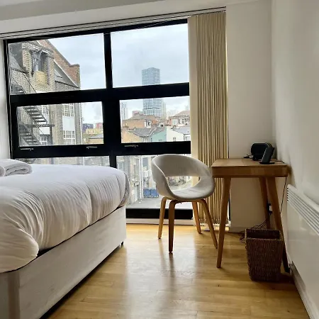 Second Nest Warehouse Apartament
