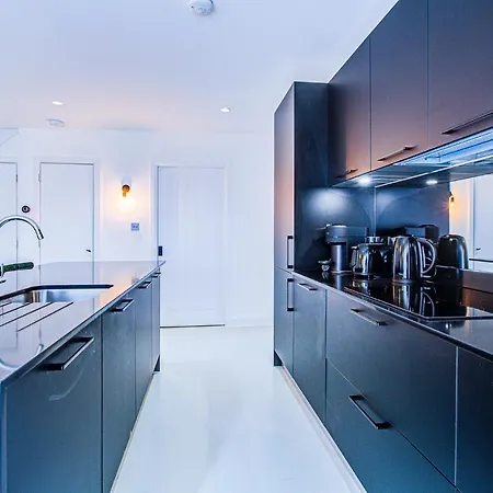 Apartment Beautiful 3-bedroom House Just Minutes From Queen's Park Tube *