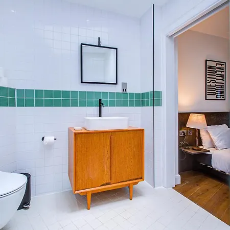 Apartment Beautiful 3-bedroom House Just Minutes From Queen's Park Tube
