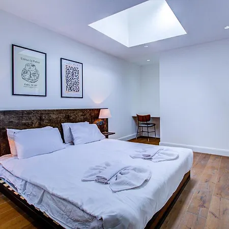 Apartment Beautiful 3-bedroom House Just Minutes From Queen's Park Tube London
