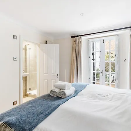 Fabulous Chelsea 2 Bed *