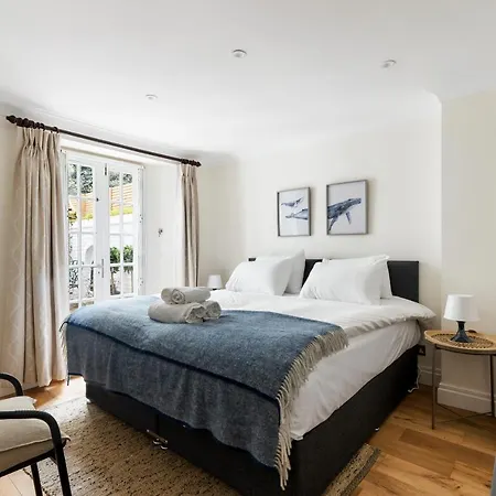 Fabulous Chelsea 2 Bed Apartment