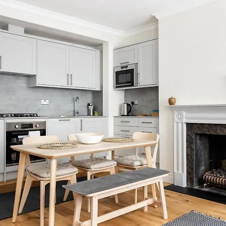 Fabulous Chelsea 2 Bed *