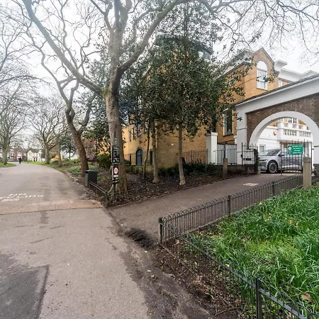 Chic & Cozy Flat In Sw London, Perfect Location! * London
