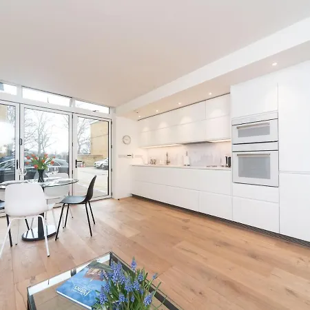 Chic & Cozy Flat In Sw London, Perfect Location! London